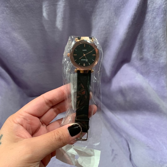NEW Black and Rose Gold Geneva Quartz Watch - Picture 7 of 8